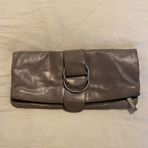 HOBO CLUTCH